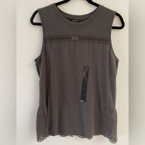 NWT Banana Republic adorable small sleeveless lace blouse